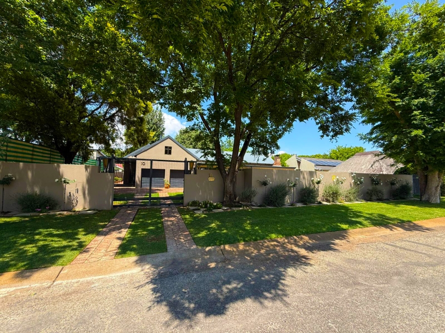 4 Bedroom Property for Sale in Heilige Akker North West